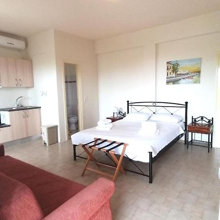 Orizontas Studios & Apartments Svoronata Luaran gambar